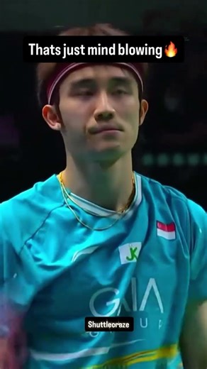 That was some powerful backhand🔥🤯 #badmintonlovers #backhand #smash #shorts