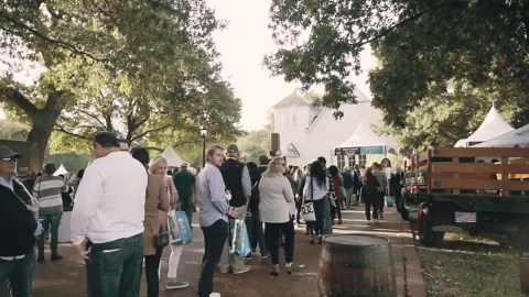 Smoked Queso – The Creamy BBQ Crowd Pleaser