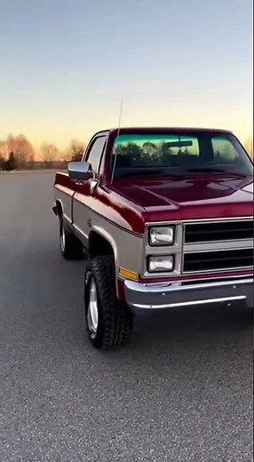 1985 Chevrolet Silverado 1500 – Classic American Power!