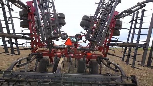 Look to the Tiger-Mate 255 for the durability and Agronomic Design™ features you need to create a high-efficiency seedbed for more efficient planting and maximum yield. | CASE IH