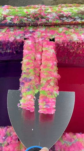 scrapey scrapey #wax #gsycandles #satisfying #asmr | Charlotte Martel