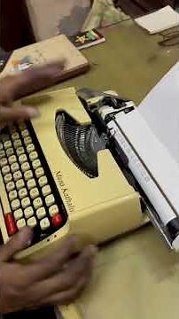 Brother Deluxe 850TR Typewriter in Action - 1970s Vintage Typing ASMR