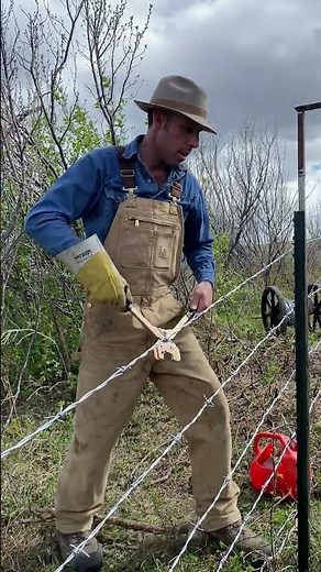 A good way to attach barbed wire to steel T Posts