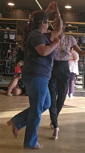 Dominican Bachata demo with a student by Roopa | Bangalore Tango Academy, India