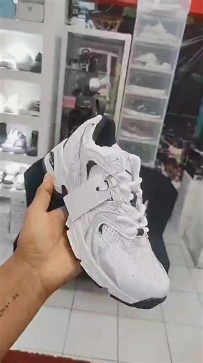 Videos de Sneakers Tap (@sneakers.tap) con “sonido original - B Music Group”