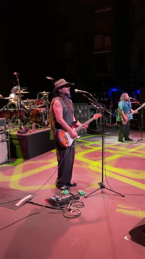 Los Lonely Boys on Reels