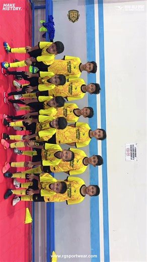 Haloo ka,selamat datang di Gold Generation academy, Disini selain di damping i dengan coach profesional di gold generation academy ada juga team staff yang mendamping i dengan sabar dan fun loh Buruan daftar sekarang juga,kami tunggu 🙌 #futsalindonesia #jombang #futsalanak