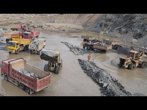 Caterpillar 966G Vs Caterpillar 966F: Performing Heavy-duty Task of Rock Loading in Mountain Area