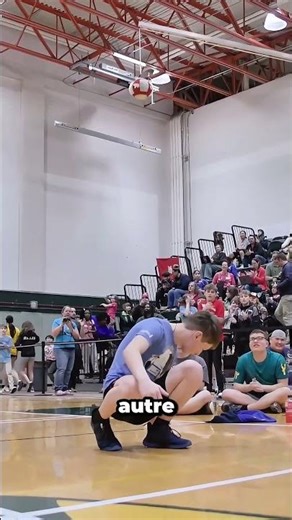 Peux-tu toucher le ballon d'UNE SEULE MAIN ?