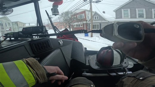 Ladder 70 enroute for a structure fire #ravenafire #qsiren #firefighter #truck #gopro