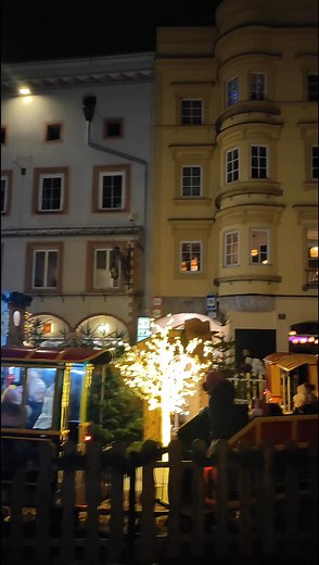 42K views · 440 reactions | ✨ Was für ein zauberhafter Start! ✨ Die Welser Weihnachtswelt wurde feierlich eröffnet – mit wunderbarer Musik, einem berührenden Kinderauftritt, der Segnung und dem ersten Aufleuchten all unserer Lichter  Ein großes Dankeschön an alle, die diesen Abend so besonders gemacht haben. Jetzt kann die schönste Zeit des Jahres beginnen! ✨ | Wels Info | Facebook