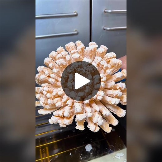 the Street Bomb is always a hit 💯 Ask for the Spicy Batter for an extra kick 🥵 #vegas #cali #calibombs #onion #onionbomb #onionbombs #onioncraze