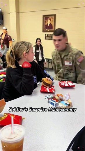 Soldiers coming home and surprise their family ❤️#military #viral #feelings #love #soldier