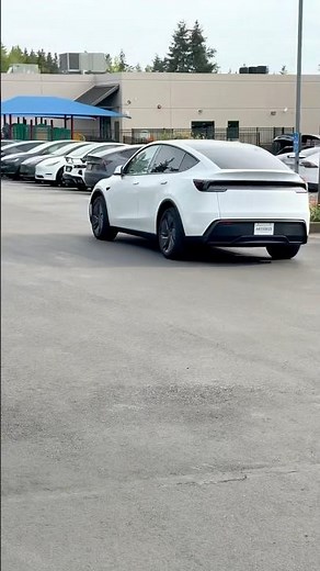 2026 Tesla Model Y Juniper | Pearl White MultiCoat | Exterior Design