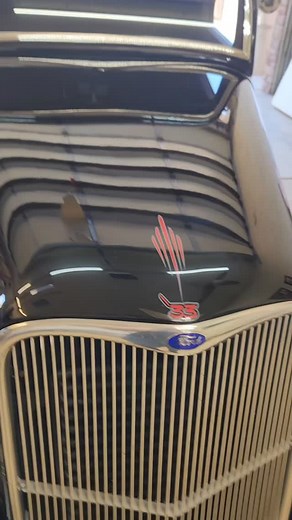 Wantvroblearn hand painted pinstriping see us at Www.pinstriper.com #handpainted #art #pinstriping #artist #pinstripingsupplies | pinstriper.com