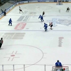 Far blue line clap bomb goal in the #KHL 😱🎯⁣ ⁣ 🎥: @khl | Hockey Players Club