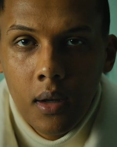 Stromaes længe ventede tredje album (og mesterværk) 'Multitude' er ude og du kan glæde dig til 35 minutters musikalsk genialitet 🙏🏾 Lyt her: Stromae.lnk.to/Multitudee | Universal Music Danmark