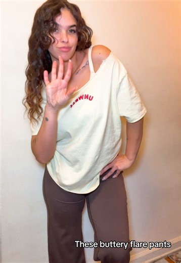 #yogapants #tiktokshopcreatorpicks #flareleggings #tiktokshopfashion | flare pants