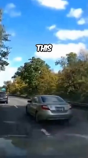 Karen Tries Ridiculous Insurance Scan Attempt After Break Checking! 😨 | Ahora