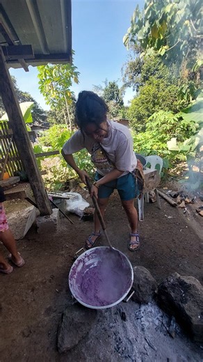 To all my sexbomb gurlies out there Halukay Ube naaaa 😂💜 GET GET GET GET AWWW!! Salamat sa pa-reminder sa kantang to @0nomatopoeia 😂 i couldn't not use this song for this reel 🤘🏽💃🏽 | Jermaine Choa Peck