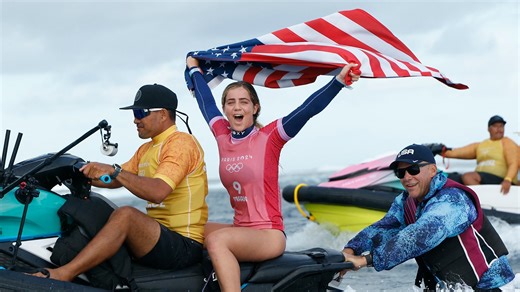 Marks outlasts Weston-Webb in down-to-the-wire surfing final