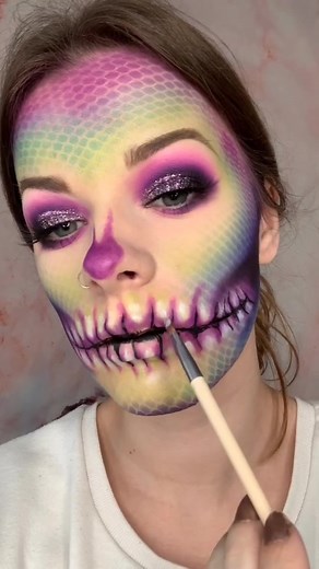 Spooky Mermaid Skull Makeup Tutorial
