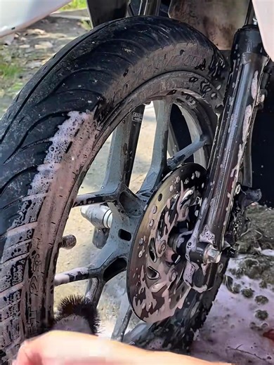 4.5M views · 12K reactions | 84 lang  https://s.shopee.ph/8zx5Pkqfdl dito mabibili: https://c.lazada.com.ph/t/c.cLax3C 12pcs Car/Motor Cleaning Set | 2024 Finds | Facebook