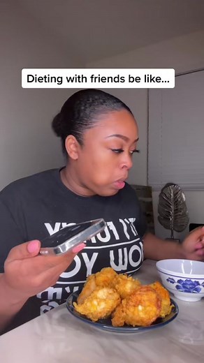 Hilarious Foodie Humor: Dieting with Friends!