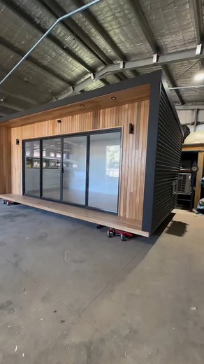 Casas en contenedor y Modulares 🚧🏗️ on Instagram: "🚧 CONSTRUCTORES, modular 🏠🔥 Este modelo de 7x3 📐 Se construye en la medida que lo necesites. ¿Quieres ver opciones, planos y precios? 💬 Comenta “MODULAR” y te enviamos todo por DM."