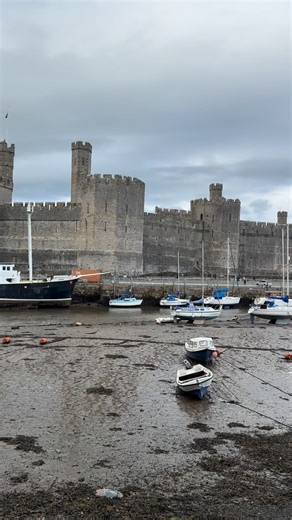 Wales is famously known as “the land of castles”, with more castles per square mile than anywhere else in the world. over 600 in total, though not all remain intact today. #wales #CastlesOfWales #medievalhistory #visitwales #beautifuldestinations #virals | Beauty of the World