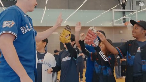 Players Visit Jean Lumb Public School