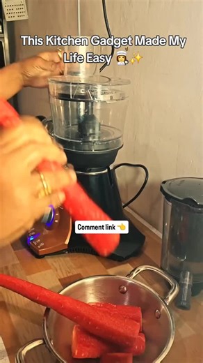 Gajar ka halwa made easy during winters 🤩👩‍🍳✨ #gajarhalwa #kitchenhacks #vegetablechopper #lifehacks #fy