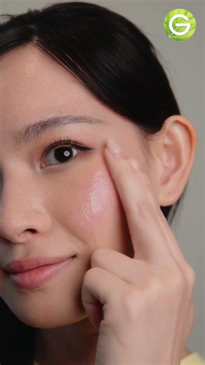 Reduce Dark Spots with Garnier Bright Complete Booster Serum