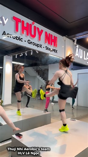 3 phút CARDIO cường độ cao.Biên soạn và thực hiện: HLV Lê Ngọc_Thuý Nhi Aerobic's team.---------------------------------------THUÝ NHI AEROBICĐào tạo HLV Aerobic Đa Môn-GroupX-StepMIX (Trực Tiếp/Online)- Aerobic Dance/Fitness- Tabata- Boxing- Muscle- Dụng cụ- Thiền, giãn cơ - DANCE STEP - MUSCLE STEP - TABATA STEP - BOX STEP - TAEBO STEP📱0935 77 0000 (Ms Nhi)🚏Âu Lạc Fitness Center 3, số 46 Hồ Đắc Di, Tp. Huế#THUÝNHIaerobic #TNaerobic #aerobic #nhịpđiệuquyềnnăng #nđqn | Thuý Nhi Aerobic