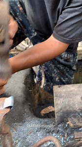 manual tapping knife folding process #blacksmith #Metalworking #ForgingArt #craftsmanship #homemade | Mutiara Mihe