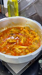 Main Amir sy kesy mili 🤗 1st day sy ley ker Abi tak ki hamari story Kia Kia muskakat aey hamari shadi main 🥹 Fries @ofresh.pk Quran box @b.h_resin_artistry #rabiaamir #viral #trending #share #follow | Rabia Amir khan Liaqat