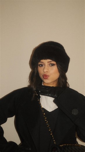 Bo Brown on Instagram: "How to stop your tights from ripping 🤯🤍 | Would you try this? | YES or NO? | Vote in poll. Hair spray by @lorealparis Elnett #styling #fashionhacks #stylinghacks"