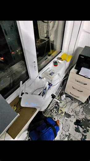 Mustafo Wi-Fi Ustasi on Instagram: "​🚀 Wi-Fi orqali 1 GIGABIT tezlik? Ha, bu haqiqat❗ Ko‘pchilik Wi-Fi sekin ishlashidan shikoyat qiladi. Muammo ko‘pincha eski routerlarda bo‘ladi. Videoda ko‘rib turganingizdek, to‘g‘ri tanlangan Wi-Fi 6 uskunalari va professional sozlash orqali 1000 Mbps (1 Gbps) gacha tezlikka erishish mumkin. ​Bizning xizmatlarimiz: 🔹 Optik internet montaj va sozlash. 🔹 Wi-Fi signalini kuchaytirish. 🔹 Sifatli routerlar o‘rnatish. ​📞 Aloqa uchun: Telegramdan yozing (Link