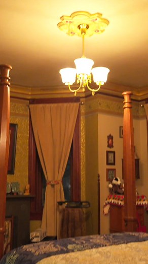 🏡 Step inside historic worker cottages where the people who built the famous Pullman train cars once lived! 🚂✨ Don’t miss the Historic Pullman House Tour on October 11 & 12. #Pullman #HouseTour #ChicagoHistory #PullmanNationalPark #HistoricHomes Historic Pullman Annual House Tour | Chicago's Gilded Age