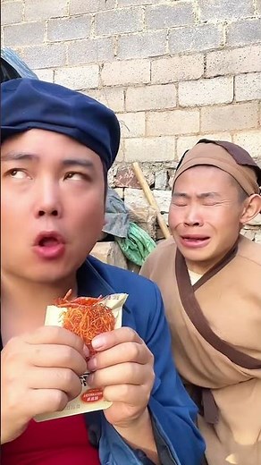 A satisfying Chinese man eating chips so spicy | 一个中国男人吃着辣味薯条，很满足 #mukbang#asmr#part3