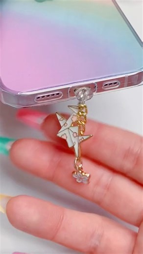 15M views · 243K reactions | Garder un souvenir de son chat partout 凉 #asmr #screenchange #iphone #aesthetic #satisfying #tappingasmr #kawaiiasmr #techreview #ios #kawaiitech #relaxing #cute #rainbow #pastel #screenprotector | Pinku Kiwi | Facebook