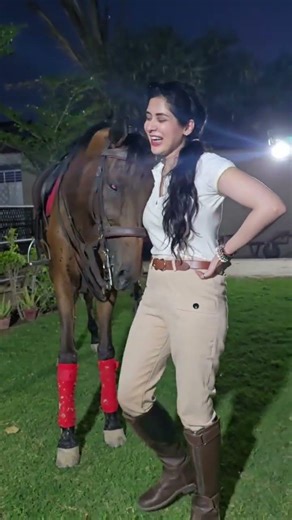 azekah Daniel #shortfeed #love #trending #fashion #horse #pakshobiz