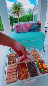 160K views · 4.1K reactions | Let’s pack and restock my beach bag 勺 Everything is on myBl0 under “what’s in my beach bag?” Or in the comments  #restock #whatsinmybag #beach #travelfinds #mini #organization | Julie Kay | Facebook