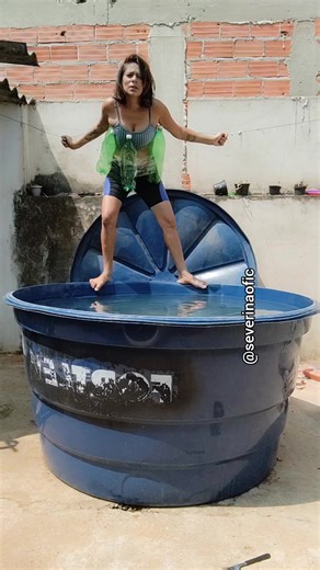145K views · 2.3K reactions | Pulando na piscina | Severina | Facebook