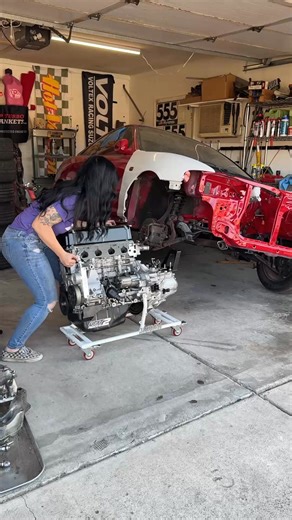 No engine hoist No problem! Team Sally Racing_GGS_CUT | Restoration-BMG