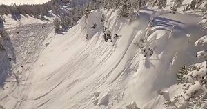 This drop is only possibly with several feet of fresh pow ❄️ Rider: Mcnolty318 🎥: Flynn Media | Syphon