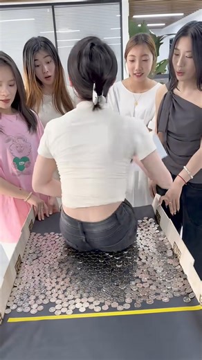 3.1M views · 10K reactions | Funny office coin pushing challenge藍 | Pedrito | Facebook