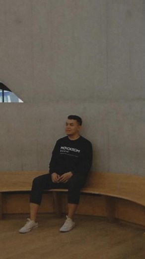 Lirik Lagu Tulus: Jatuh Suka dan Tulus Manusia