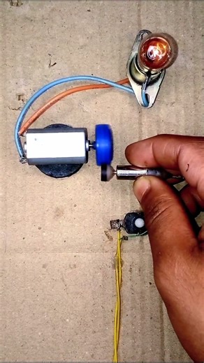 Lighting a 12V Heating Light with a 6V DC Motor.