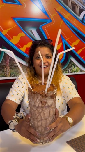 465K views · 10K reactions | ලංකාවෙ ලොකුම අයිස් මයිලෝ එක  බෙදාගෙන හරි බදාගෙන හරි බොන්න මයිලෝ පිරිච්ච එකක් #restaurants #colombo #srilanka #mrdeen #milo #viral #fun #food #foodie #foodblogger #MagicCompass #kuchiandbuchi | Magic Compass | Facebook